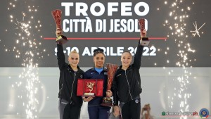 sr podio foto simone ferraro sf109935 copia